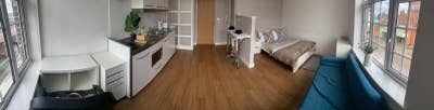  Studio Flat - ST4 - Ideal for Couples  Main Photo