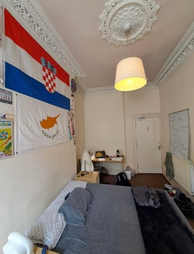 2 rooms available in a flat just off Byres Road Main Photo