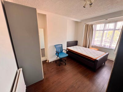 🌟 Charming & Cosy Rooms to Rent – IG1 2ES 🌟 Main Photo