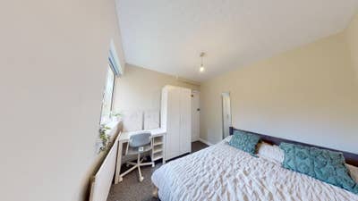 6 Bedroom semi-detached bungalow - HMO Main Photo