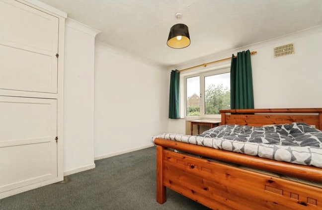 Large Double Room Close to Town Bills Inc Main Photo