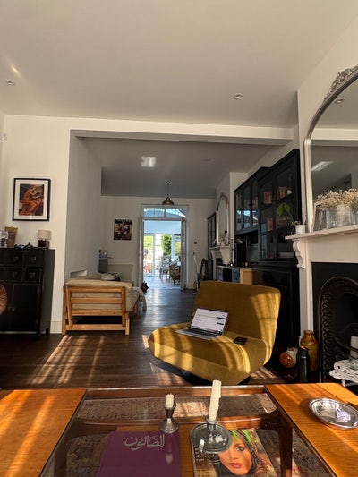 Bedroom and adjoining studio in Seven Sisters Main Photo