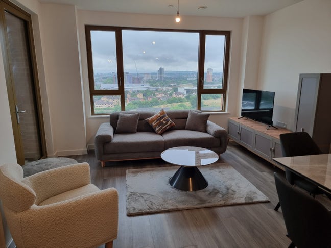 Modern Fully Furnished 1 Bedroom Flat with Balcony Main Photo