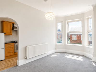 ✨New & Spacious 2 Bedroom Flat ✨ Main Photo