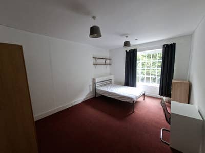 Professional House Share – Town Centre Main Photo