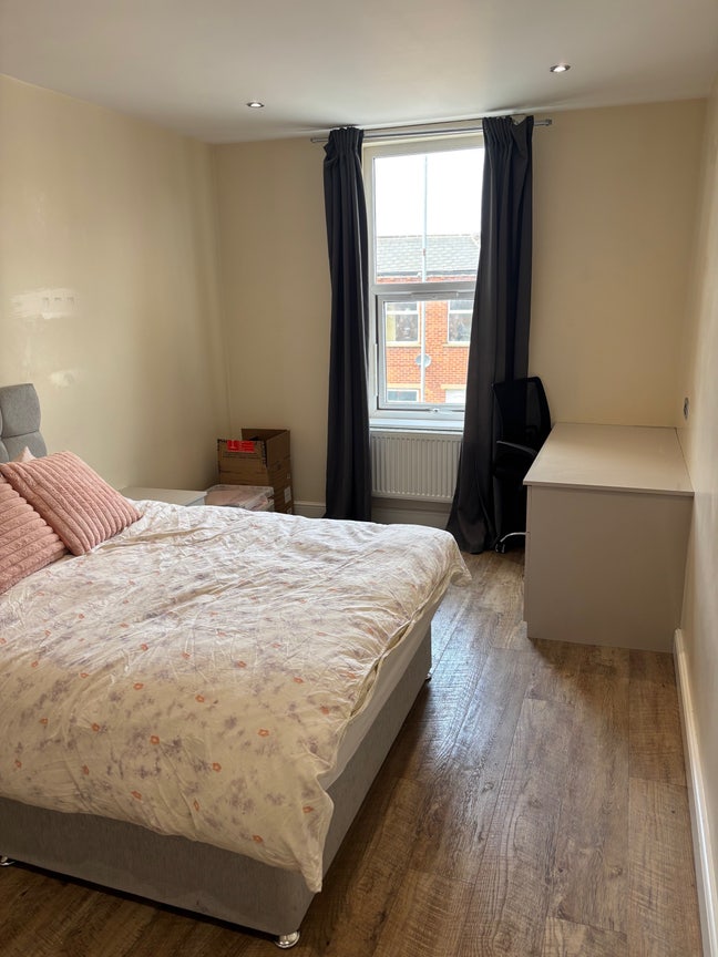 Room available Main Photo