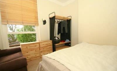 Dble room, nicely decorated, 1 min to E line Main Photo