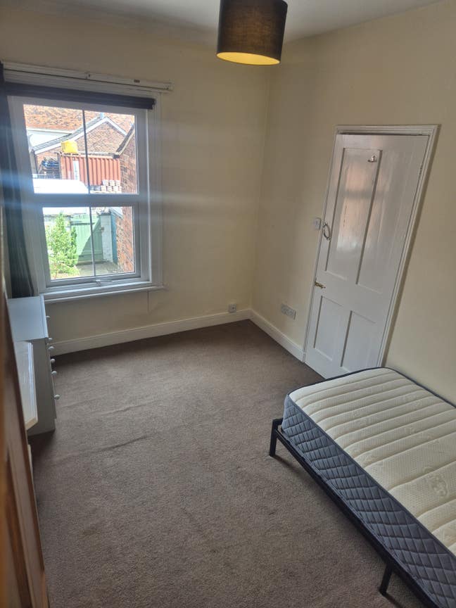 Spacious Room to Rent - all bills included Main Photo