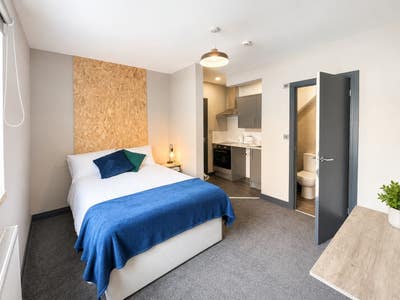 Affordable Studio/Ensuite Available in Netherfield Main Photo