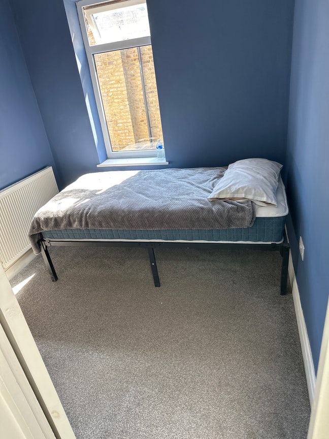 Clean rooms 2 minutes walk from Hanwell Broadway  Main Photo