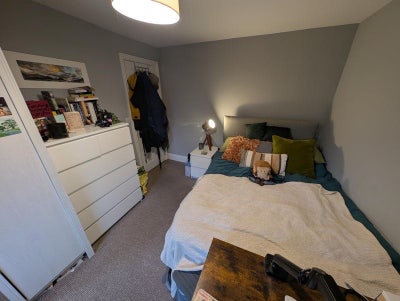 Double Room in Modern Townhouse  Main Photo