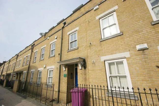 1 bed flat to rent Sarum Terrace, Mile End E3 4HJ Main Photo
