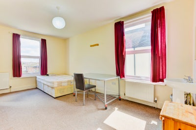 🛎🔥Spacious Rooms Near Hospital-Five Ways Loc🛎🔥 Main Photo