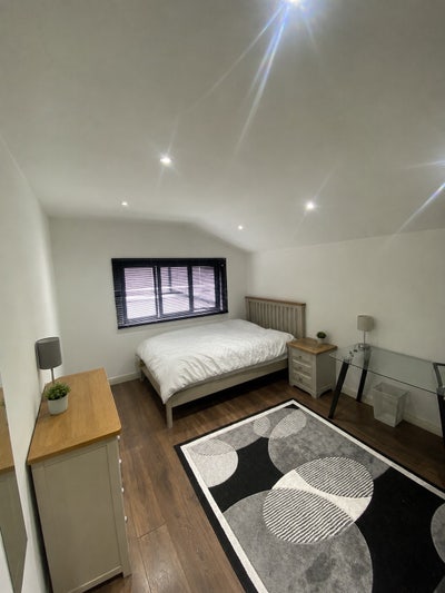 Room for rent in West London  Main Photo