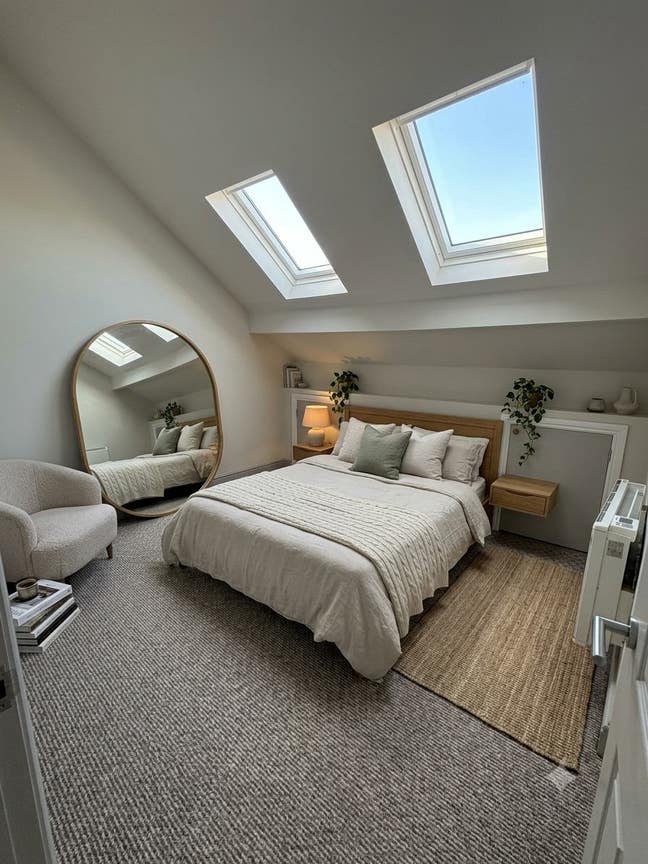 Beautiful, comfortable, double bedroom Main Photo
