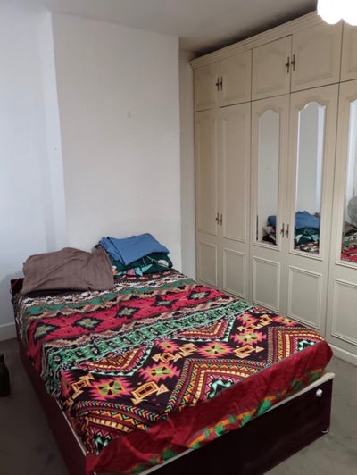 Large room is available for 3 sharing/ 2 sharing Main Photo
