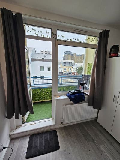 🏡 Double Room with Private Balcony -- E14 Main Photo