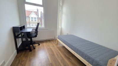 House-Share, All Bills Included, Single-room Main Photo