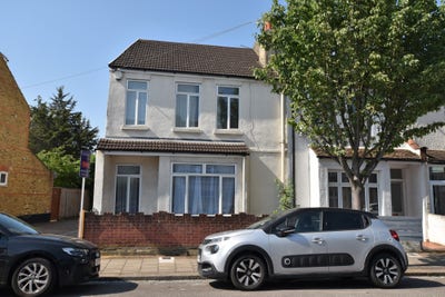 3 Bedroom House to Rent in Tooting Main Photo