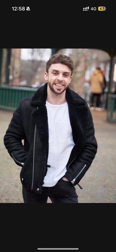 32yo Professional Looking for a 2 People Flatshare Main Photo