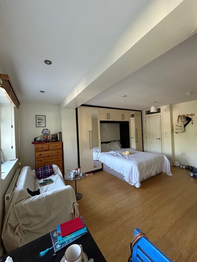 Chiswick Riverside Spacious En-suite Room Main Photo