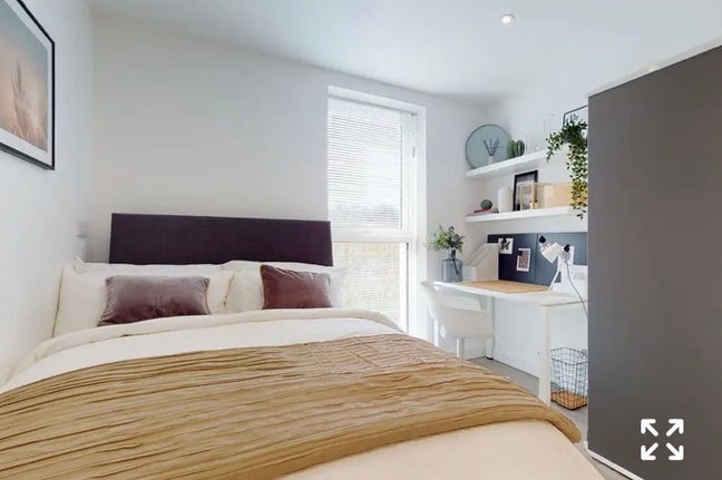Classic Plus Studio One London Road Main Photo