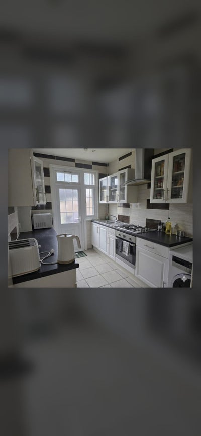 Double Room available for rent - cr7 Main Photo