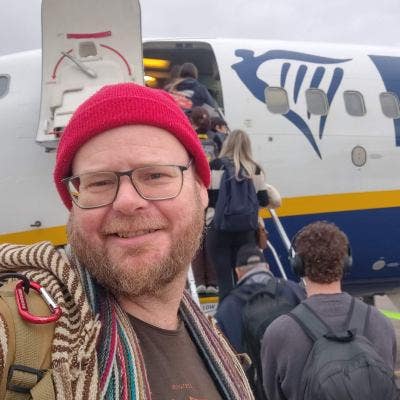 44 year old Male seeks a double room Main Photo