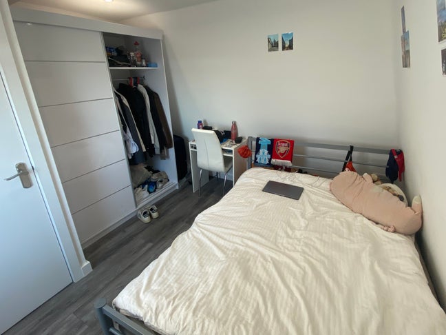 Renting my room out in August and September ! Main Photo