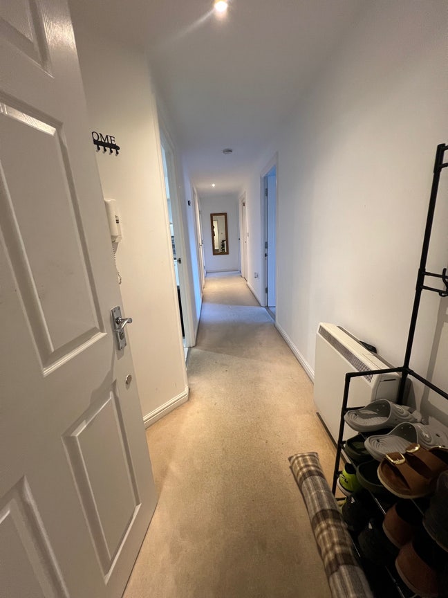 2 bed 2 bathroom flat - basically half yours!  Main Photo