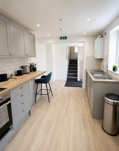 Brand new 7-bed HMO (Studios/Ensuites)  Main Photo