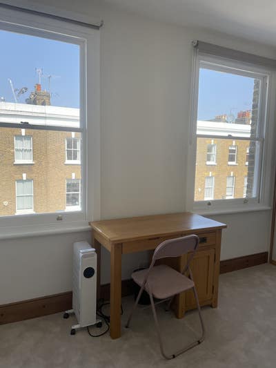 Large double room off King’s Road Chelsea Main Photo