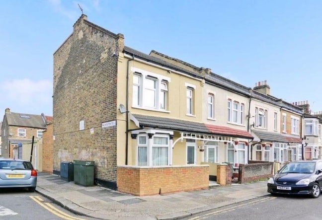 One Double Bedroom to Share  Main Photo