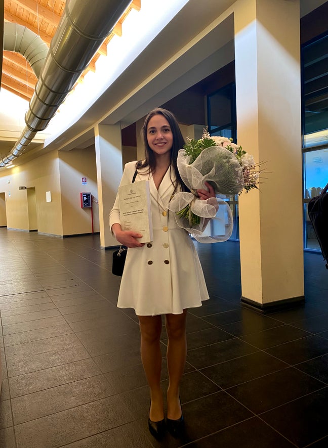 Young Italian post-doc reseacher moving to London Main Photo