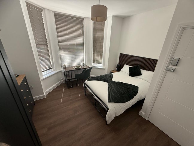 Bills Included Brand New Premium Studio Rooms !! Main Photo