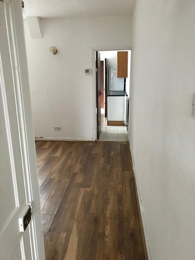 2 bedroom house to rent Main Photo