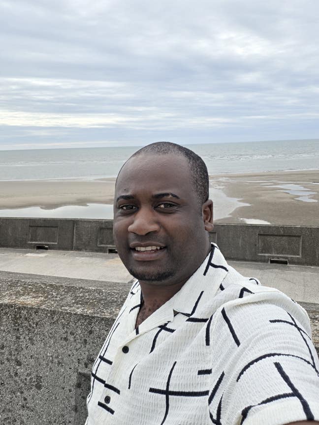 Professional Male seeks a single or double room Main Photo