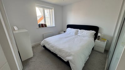 Double room in modern house on Heyford Park Main Photo