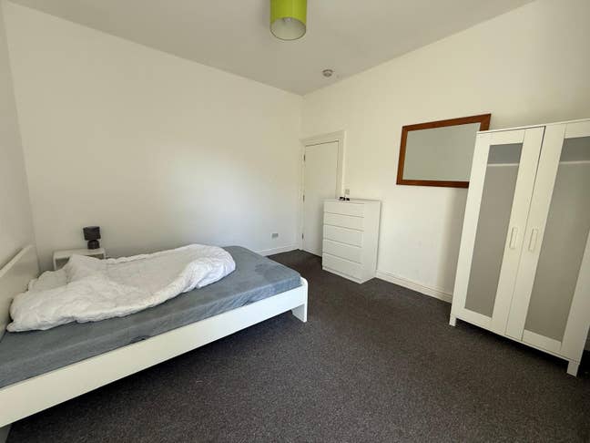 Large Shared Property in Central Weston Main Photo