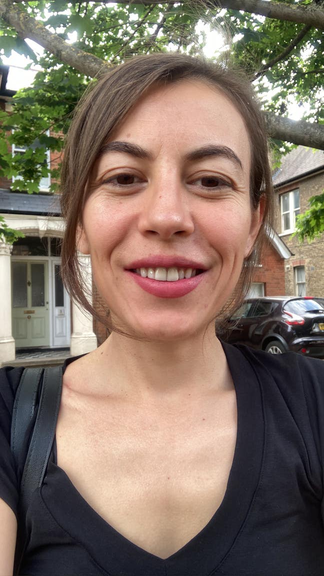 professional female - single or double room wanted Main Photo