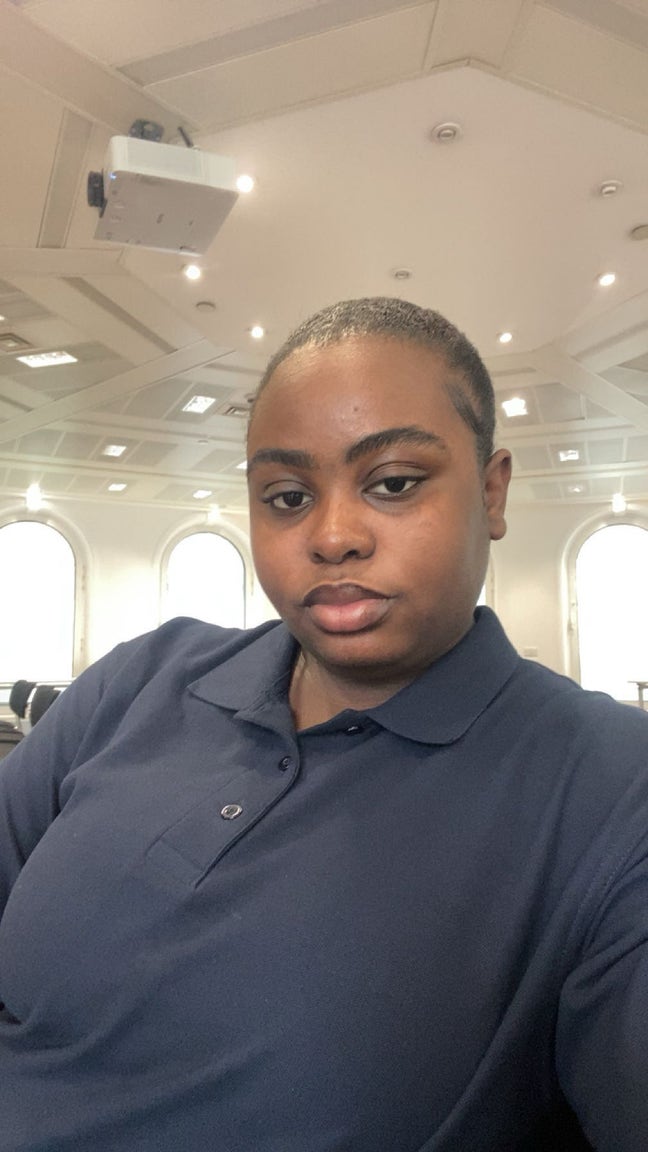 Professional Female seeks a single or double room Main Photo