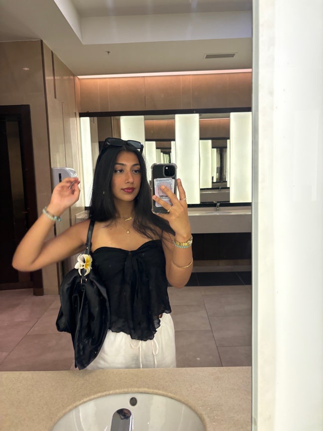 Looking for a modern ensuite room with housemates! Main Photo