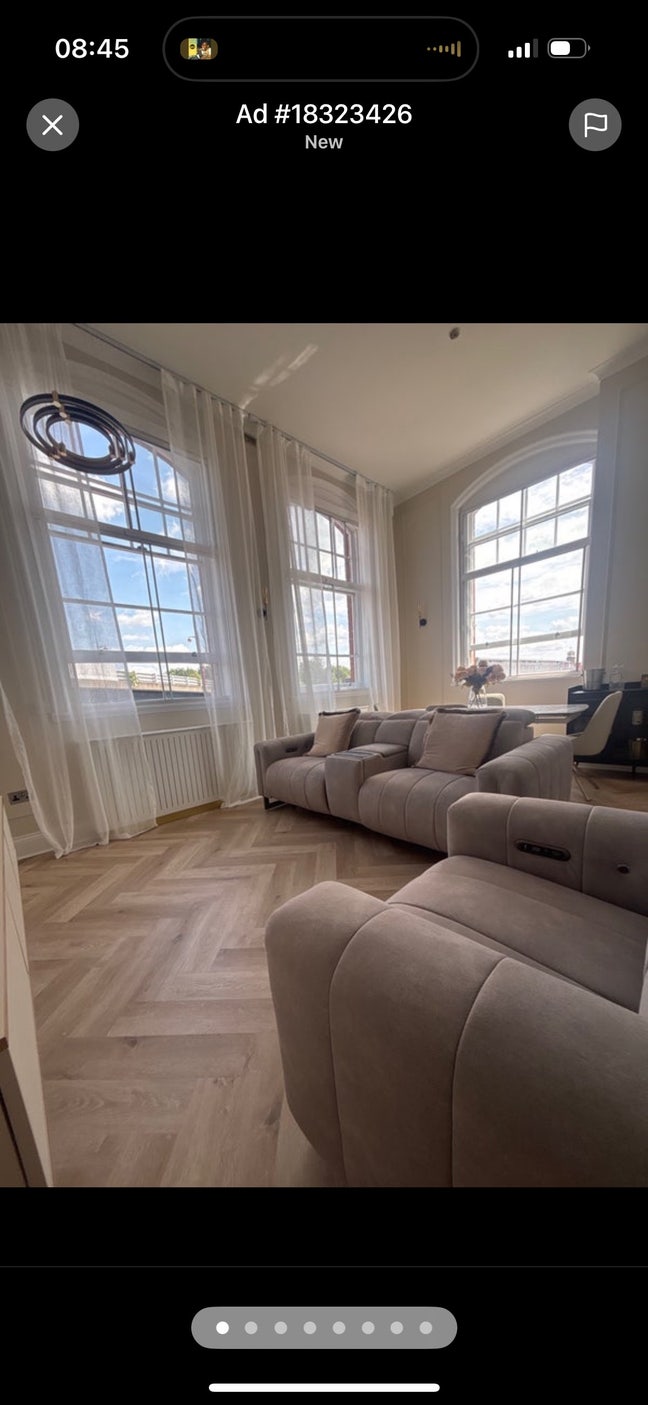 Stunning apartment - 2 mins from train station  Main Photo