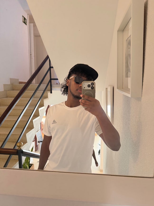 Couple seeks double room Main Photo