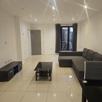 1 bed Flat in Shoreditch, separate kitchen &Living Main Photo