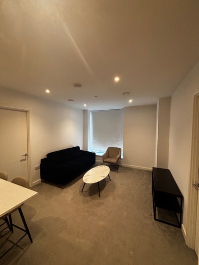 Fully furnished En-Suite in No 1 old Trafford  Main Photo