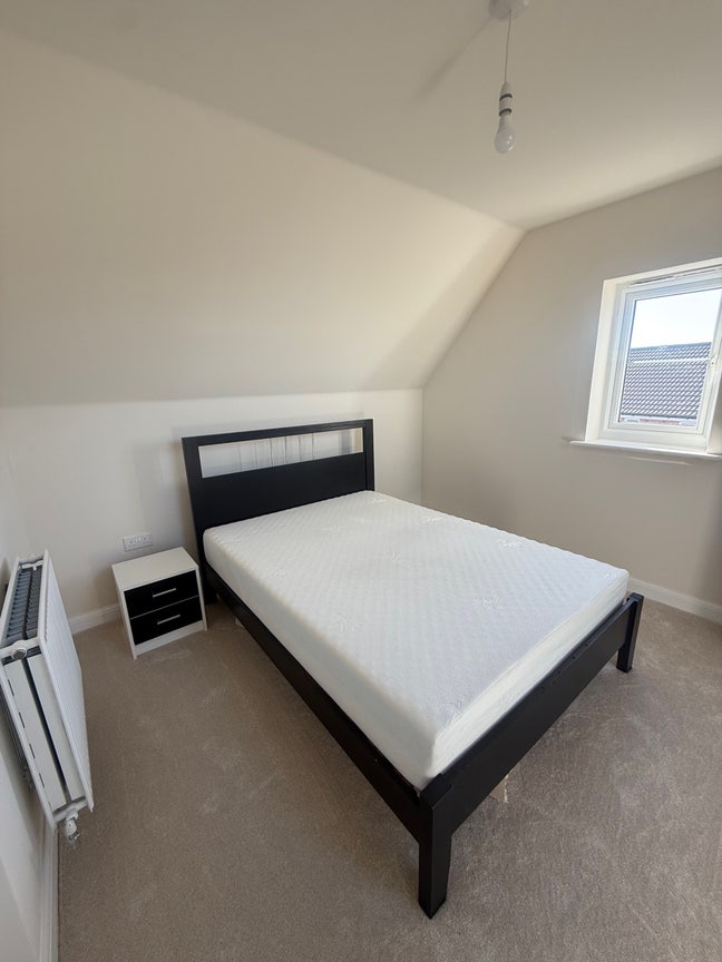 Fully Furnished Double Room Available  Main Photo