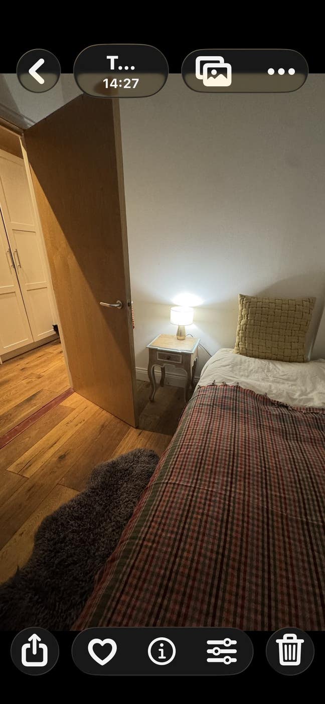 Small & friendly low cost room  Main Photo