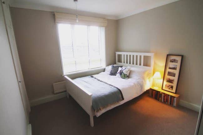 1 double bedroom on river front  Main Photo