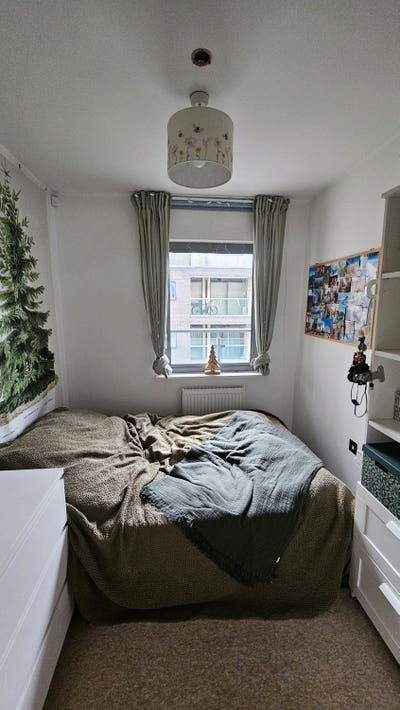 Cosy Single in East London (bills incl) Main Photo